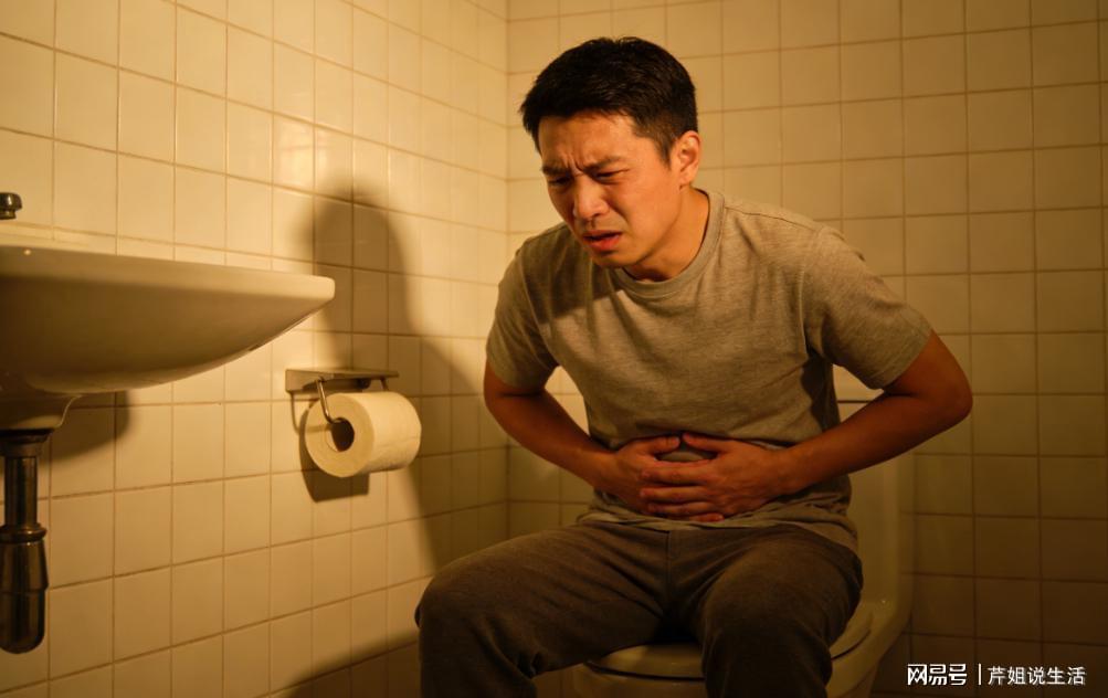 开云体育-经常“放屁”是肝不好吗？提醒：放屁多很可能与这5种疾病有关！